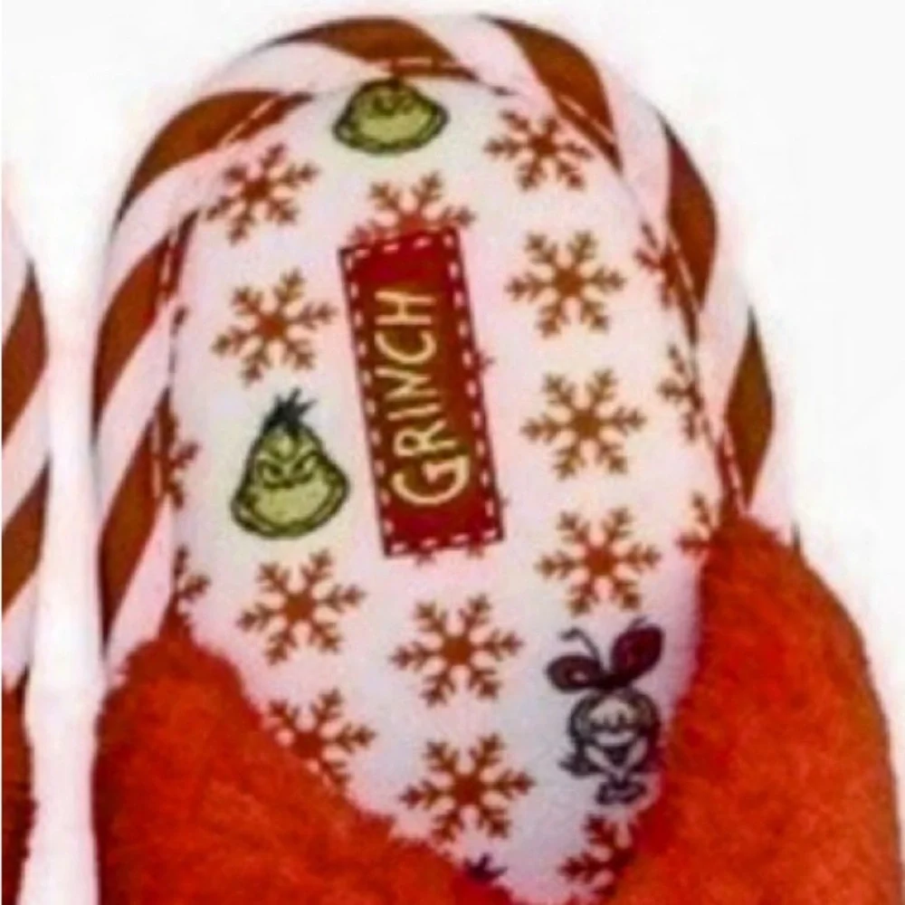Dr. Seuss Grinch & Cindy Lou Who Slippers - Youth Size 9-10